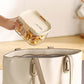 Recipiente hermético para almacenar cereales con boquilla plegable para verter